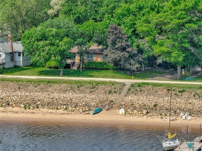 /international/us/1822-riviera-avenue-s-lake-saint-croix-beach-mn-110099920808/