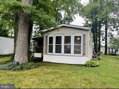 /international/us/1-forest-drive-east-windsor-nj-110099175984/