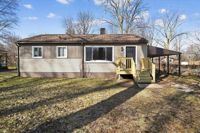 /international/us/22002-fenster-street-belleville-mi-110106303741/