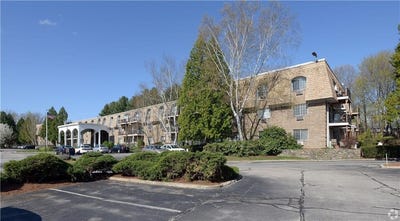 /international/us/65-oaklawn-avenue-cranston-ri-110102659401/