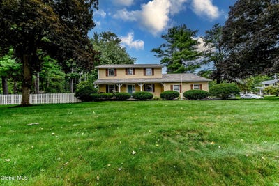 /international/us/7-southcrest-drive-clifton-park-ny-110110001495/