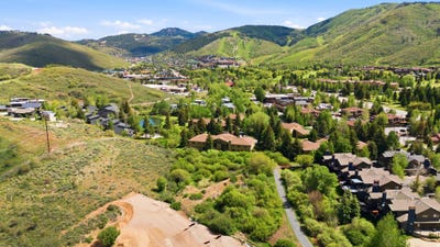 /international/us/557-saddle-view-way-park-city-ut-110108550487/