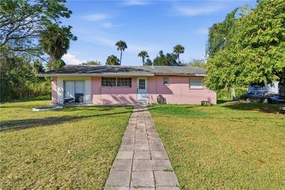 /international/us/829-n-bridge-street-labelle-fl-110104187104/