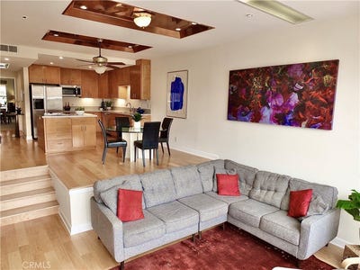 /international/us/7321-marina-pacifica-n-long-beach-ca-110108219525/