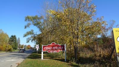 /international/us/4398-17-mile-road-ne-cedar-springs-mi-110092347210/