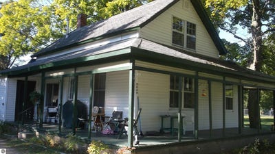 /international/us/5629-main-street-rapid-city-mi-110119590594/