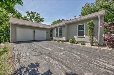 /international/us/10781-oakmont-street-overland-park-ks-110108393726/