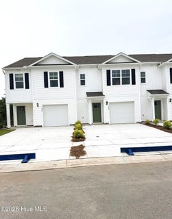 /international/us/7686-pennycress-drive-leland-nc-110119945548/