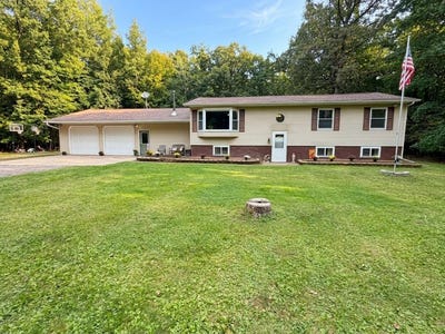 /international/us/n5891-shelley-lane-ladysmith-wi-110110228825/