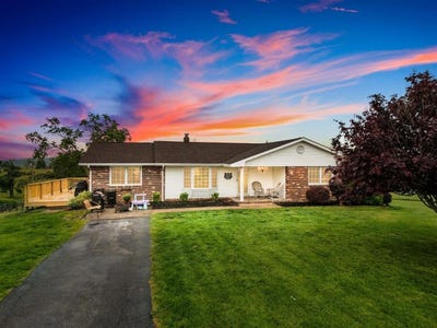 /international/us/5739-ridgewood-place-street-pulaski-va-110107841008/