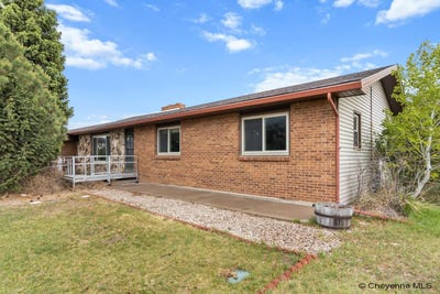 /international/us/9001-red-fox-rd-cheyenne-wy-110108237287/