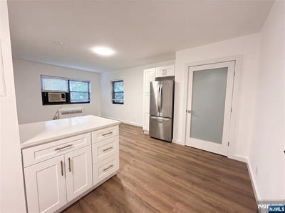 /international/us/3081-edwin-avenue-fort-lee-nj-110119308947/