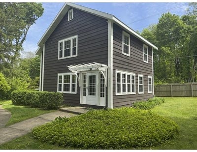 /international/us/5953-beechwood-drive-coloma-mi-110108345998/