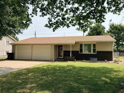 /international/us/1458-n-maple-st-mcpherson-ks-110109668269/