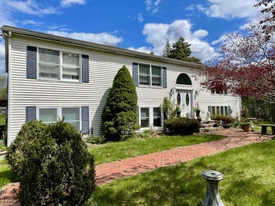 /international/us/146-elm-street-newbury-ma-110108074412/