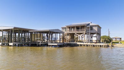/international/us/7739-waterfront-dr-chauvin-la-110097313950/