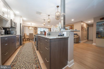 /international/us/1637-oakwood-drive-penn-valley-pa-110108665138/