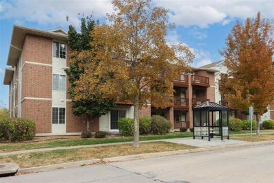 /international/us/458-west-side-dr-iowacity-ia-110105804038/