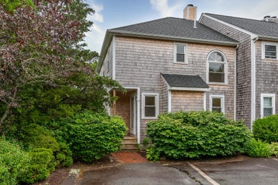 /international/us/17-harbor-hill-drive-bourne-ma-110100319410/