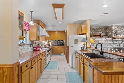 /international/us/475-stoney-hill-ln-pipe-creek-tx-110107061198/