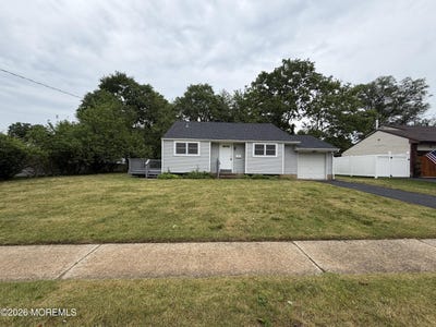 /international/us/3-greenway-street-hazlet-nj-110108233522/