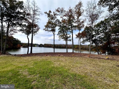 /international/us/dovey-road-spotsylvania-va-110120897594/