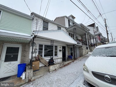 /international/us/217-south-street-minersville-pa-110108549056/