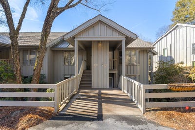 /international/us/223-chestnut-cove-highlands-nc-110105086634/