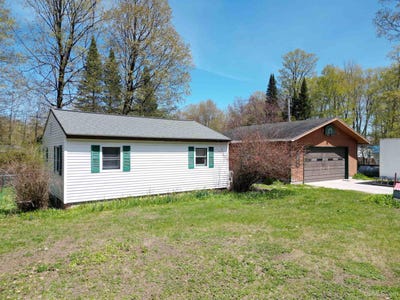/international/us/9640-w-dusty-lane-manistique-mi-110108238566/