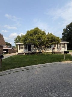 /international/us/3506-holland-park-lane-port-huron-al-110109928451/