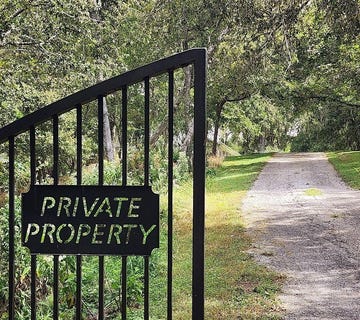 /international/us/601-country-club-court-la-grange-tx-110095823431/