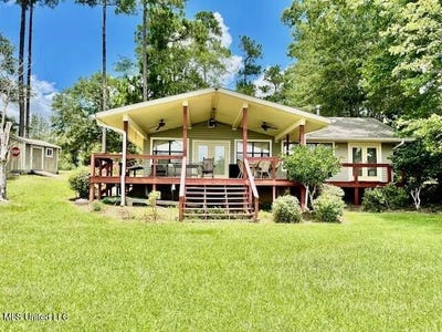/international/us/17-holly-lane-perkinston-ms-110100835623/