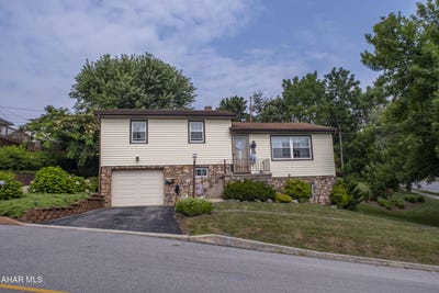 /international/us/1818-bell-avenue-altoona-pa-110101525594/