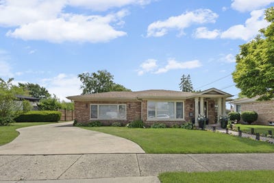 /international/us/7145-greenwood-street-morton-grove-il-110108582617/