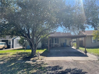 /international/us/304-e-2nd-street-bishop-tx-110090189029/