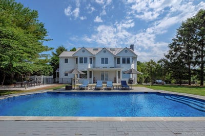 /international/us/131-flying-point-road-southampton-ny-110108849784/