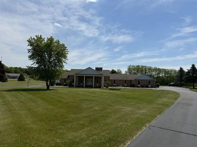 /international/us/1111-n-lake-pleasant-road-hillsdale-mi-110108575770/
