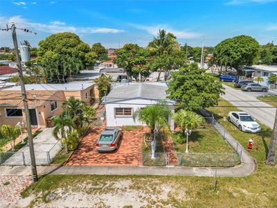 /international/us/4296-e-9th-ln-hialeah-fl-110094103860/