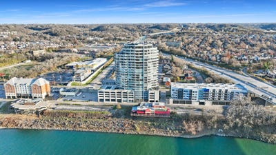 /international/us/400-riverboat-newport-ky-110100798040/