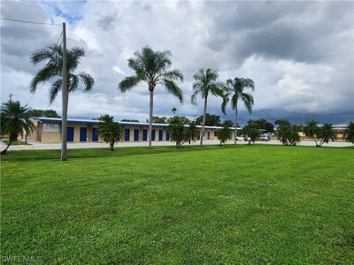 /international/us/600-h-avenue-nw-moore-haven-fl-110087498570/?lang=en