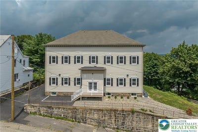 /international/us/418-w-race-street-pottsville-pa-110108335840/