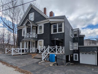 /international/us/457-hillsboro-street-berlin-nh-110107692455/