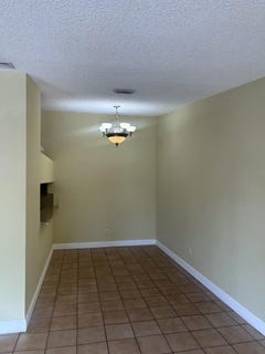 /international/us/18301-mediterranean-boulevard-hialeah-fl-110108437981/