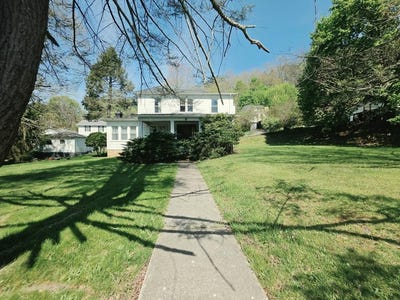 /international/us/107-main-street-mt-hope-wv-110107461537/