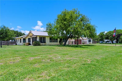 /international/us/1622-cherry-street-rockport-tx-110108443988/