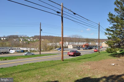 /international/us/984-e-main-street-schuylkill-haven-pa-110093765662/