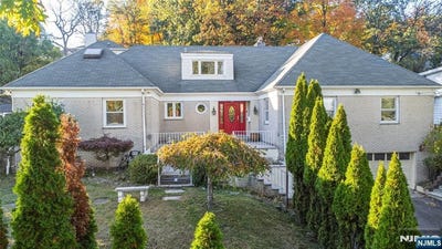/international/us/11-mountain-way-west-orange-nj-110103123536/
