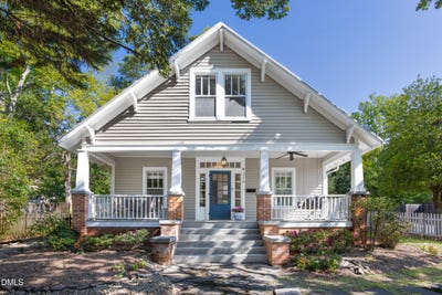 /international/us/318-w-queen-street-hillsborough-nc-110109981088/