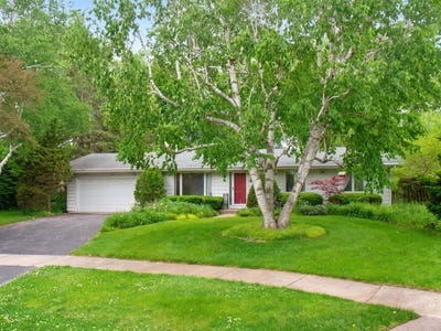 /international/us/1132-millburn-court-st-charles-il-110108197467/