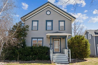 /international/us/932-east-street-grinnell-ia-110107336727/